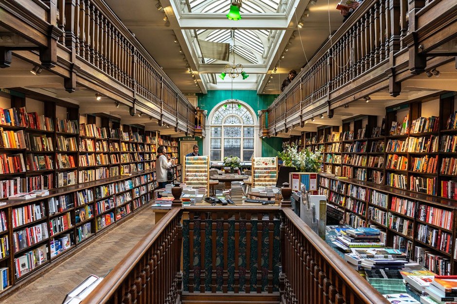 From Bookstores to Boutiques: A Walking Tour in London Worth Every Step