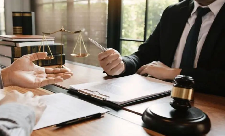 How Can an Immigration Lawyer Help You?