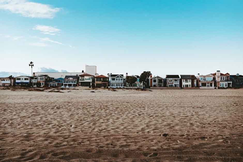 5-Undeniable-Reasons-to-Relocate-to-Newport-Beach-in-2025