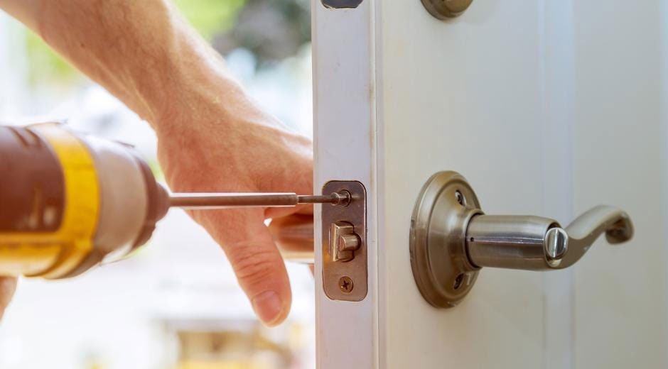 Factors That Matter Most Before Hiring a Locksmith for Home or Office