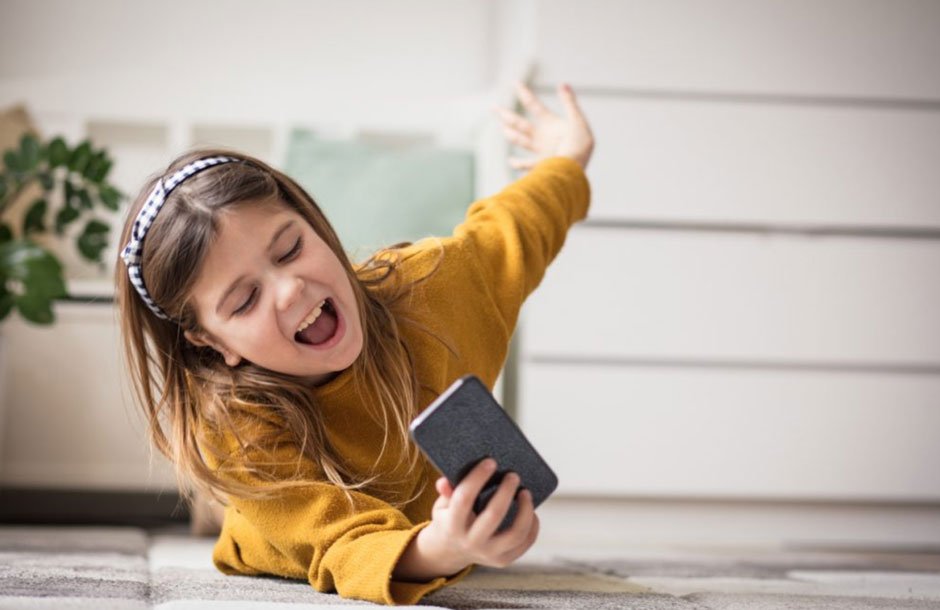 6 Questions Parents Should Ask Before Buying Kids Phones