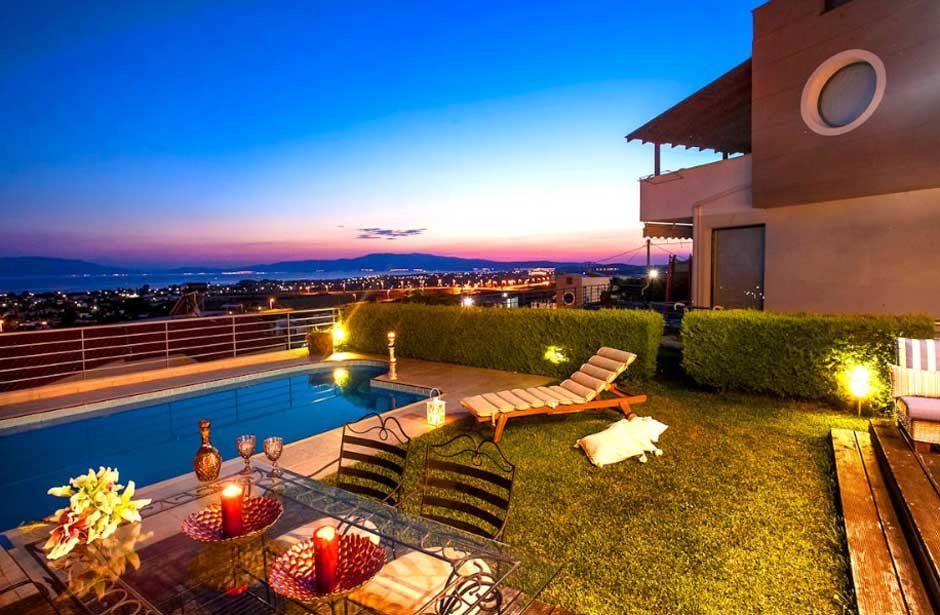 6 Unique Materials You Can Build Your Pool Out Of