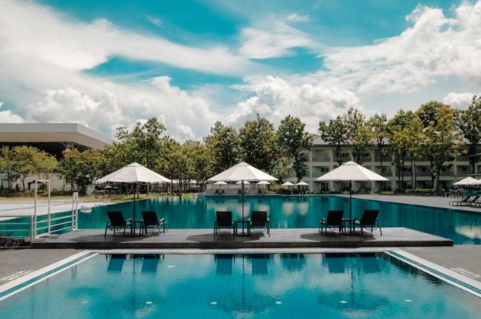 6 Unique Materials You Can Build Your Pool Out Of