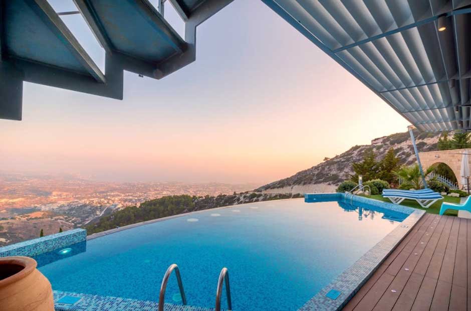 6 Unique Materials You Can Build Your Pool Out Of