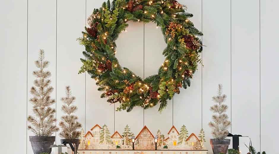 A Guide for Selecting Wreaths that will Last Year-Round