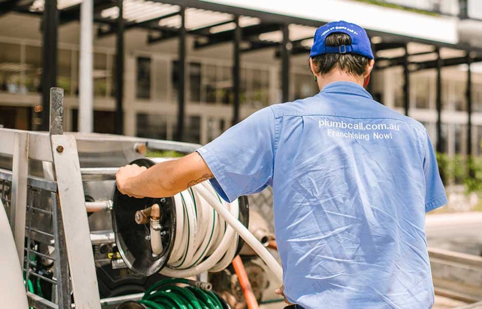 Choosing the Right Yeppoon Plumbers: What Homeowners Need to Know