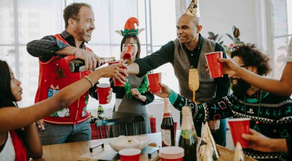 Festive Drinks to Elevate Your Holiday Menu