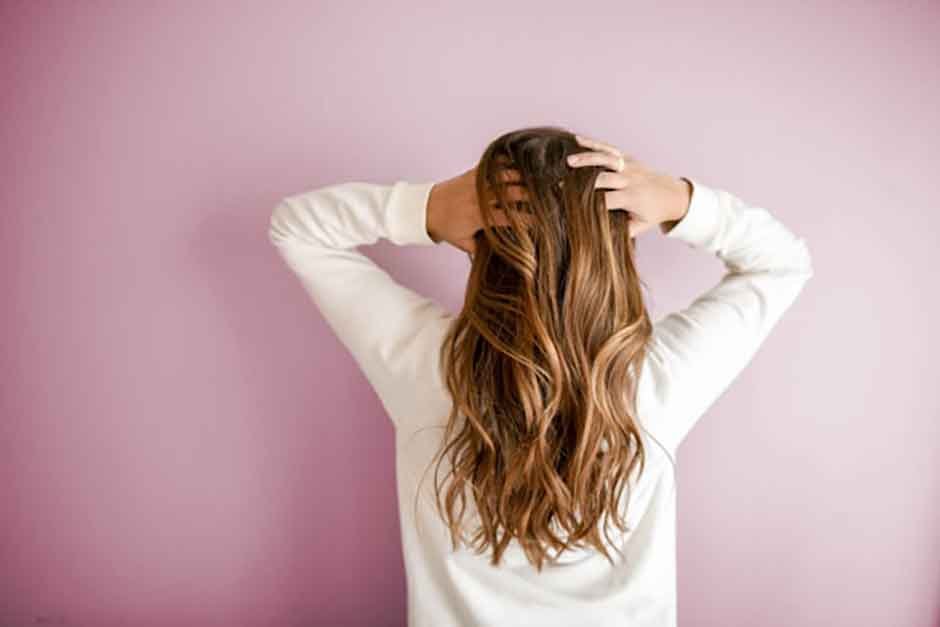 Minimalist-Hair-Care-Less-Products,-Better-Results