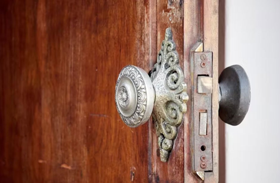 The Top 7 Ways to Prevent Door Hinges from Squeaking and Rusting