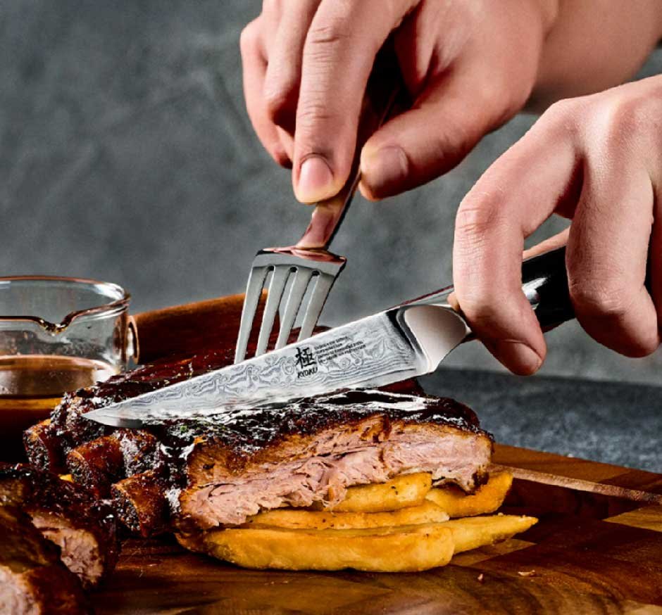 Hosting a BBQ? Why Steak Knives Should Be on the Table