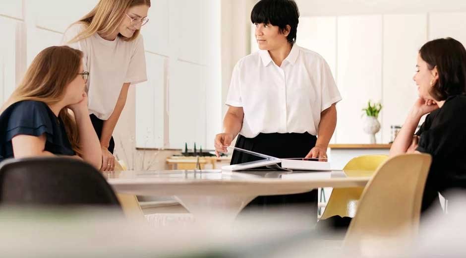 Networking-Opportunities-How-Coworking-Spaces-Connect-Professionals