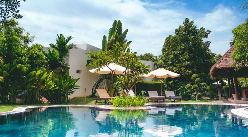 The-Benefits-of-Investing-in-a-Custom-Designed-Pool