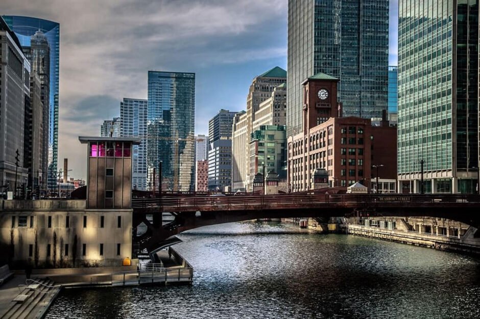 When Is the Best Time to Move to Chicago