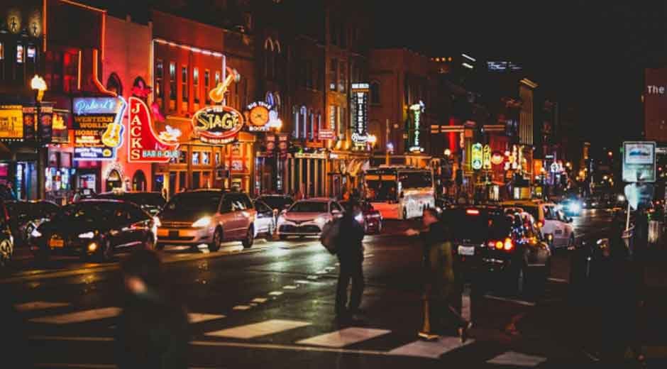 A-Simple-Playbook-for-Finding-the-Right-Sports-Bar-Anywhere