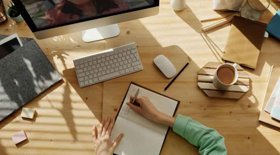 What Factors Influence Student Success in Virtual Learning Environments