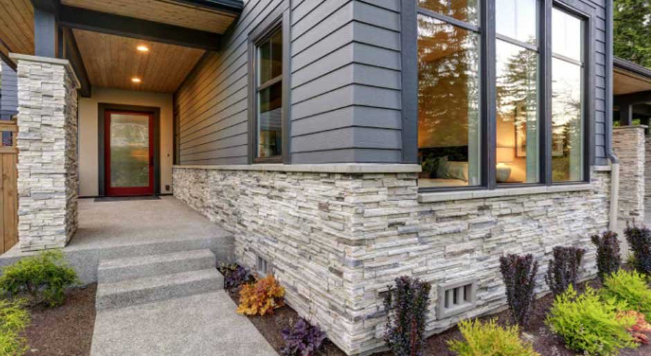 ​​Brick Veneer vs. Stone Siding: Which Is Right for Your Home?