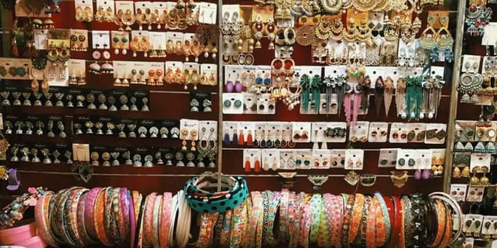 Plastic Pallets for Conveyors and Exports: Get the Spec Right