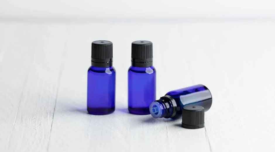 The Role of Essential Oils in Apothecary Products