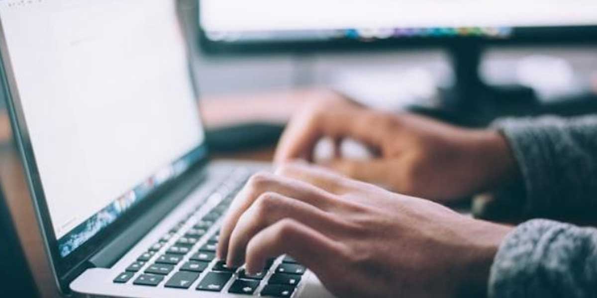 Build A Flexible Career In Social Media From Anywhere