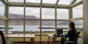 Build A Flexible Career In Social Media From Anywhere