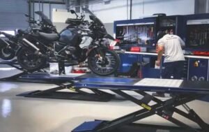 Enhancing Workshop Efficiency and Safety with Portable Scissor Lifts for Motorcycles and ATVs