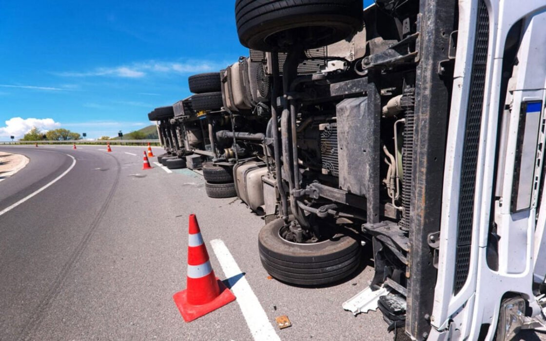 5 Factors That Make Truck Accidents in Des Moines Complex