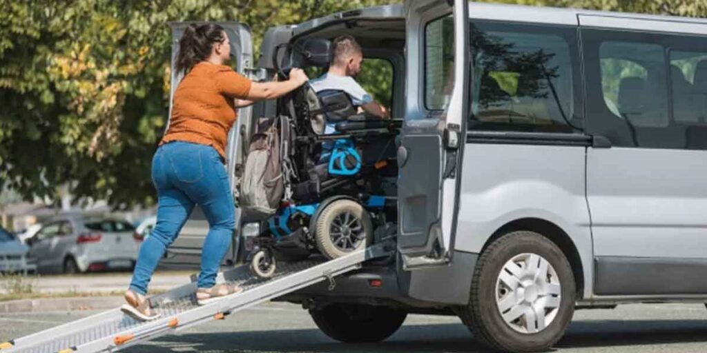 How-do-Long-Distance-Medical-Transport-Teams-Monitor-Patient-Stability-During-Travel