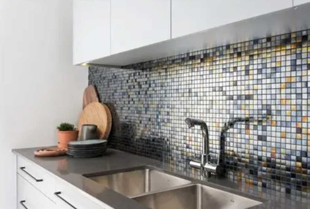 When it comes to style, white mosaic tile is always fresh and simple